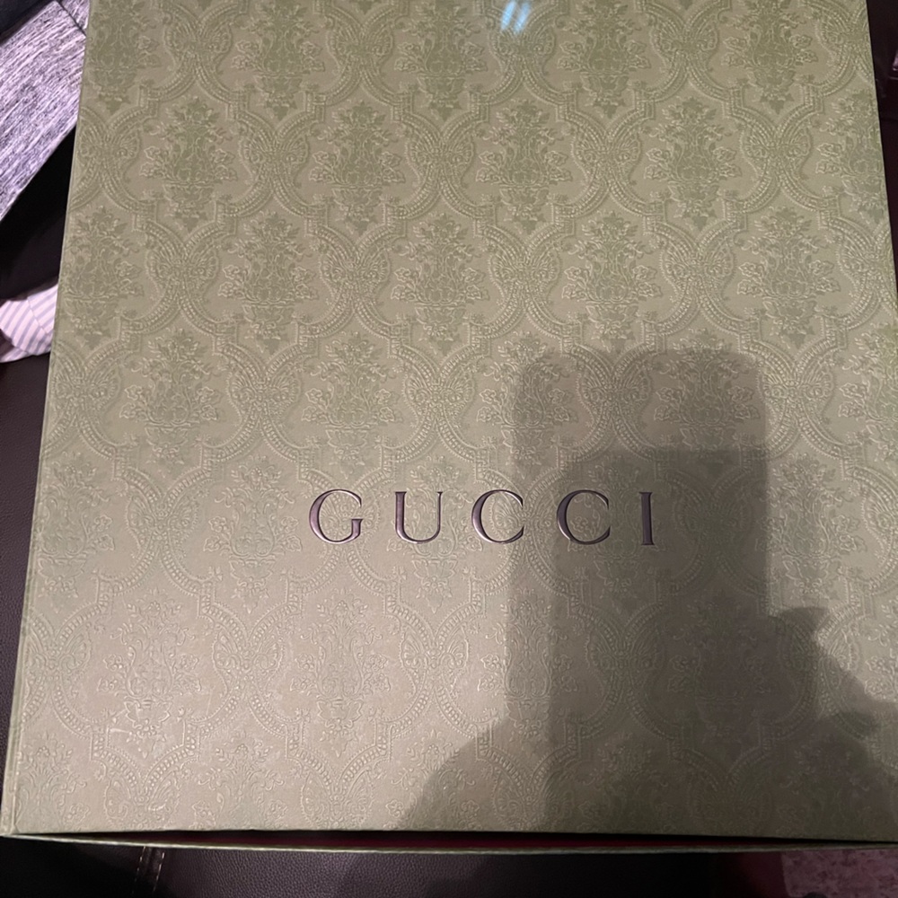 Gucci box